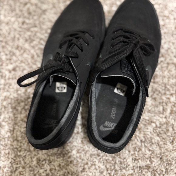 Nike sb skateboarding shoes, size 10 - Picture 5 of 5